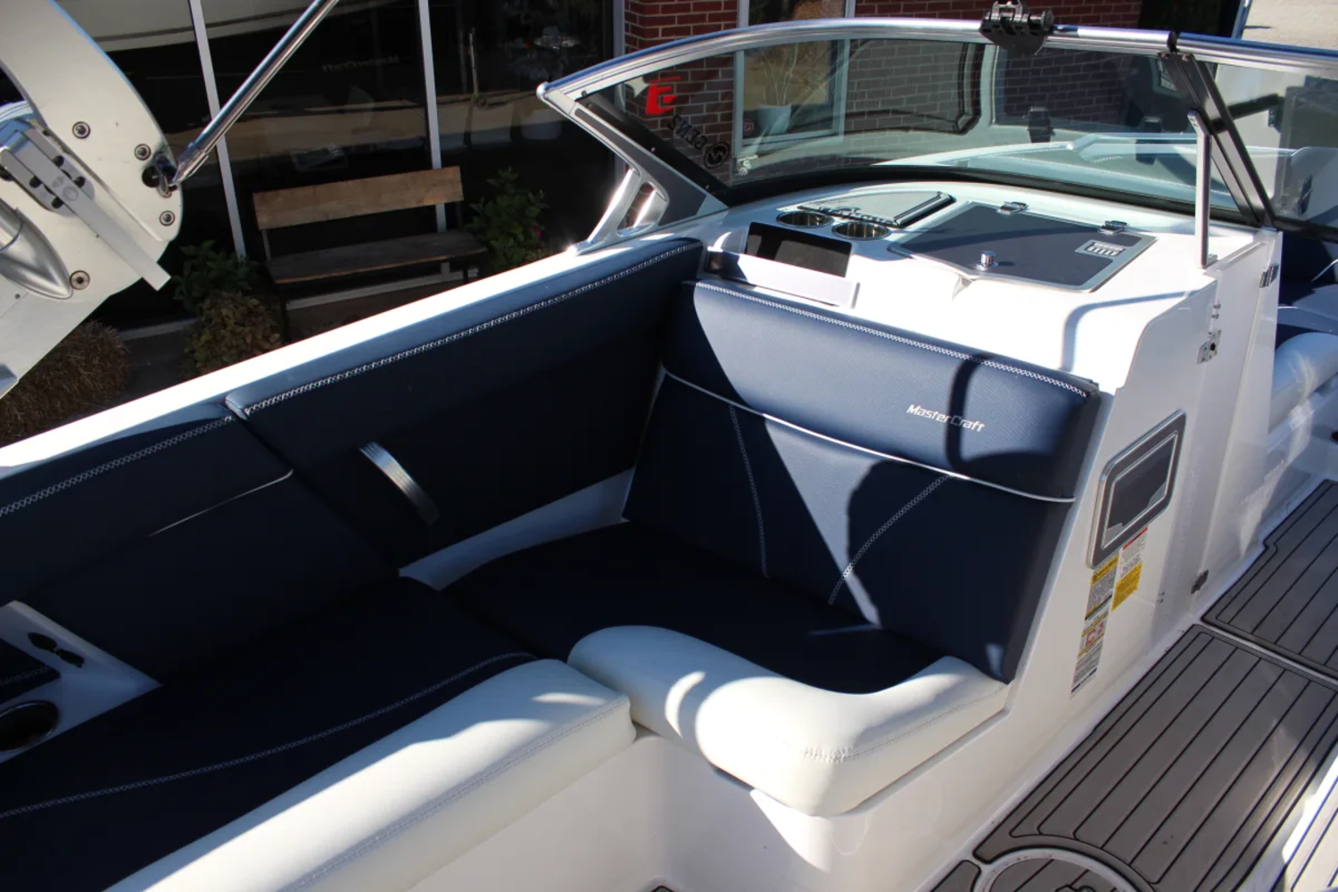 2019 MasterCraft XT22 - Excellent Condition and low hours!