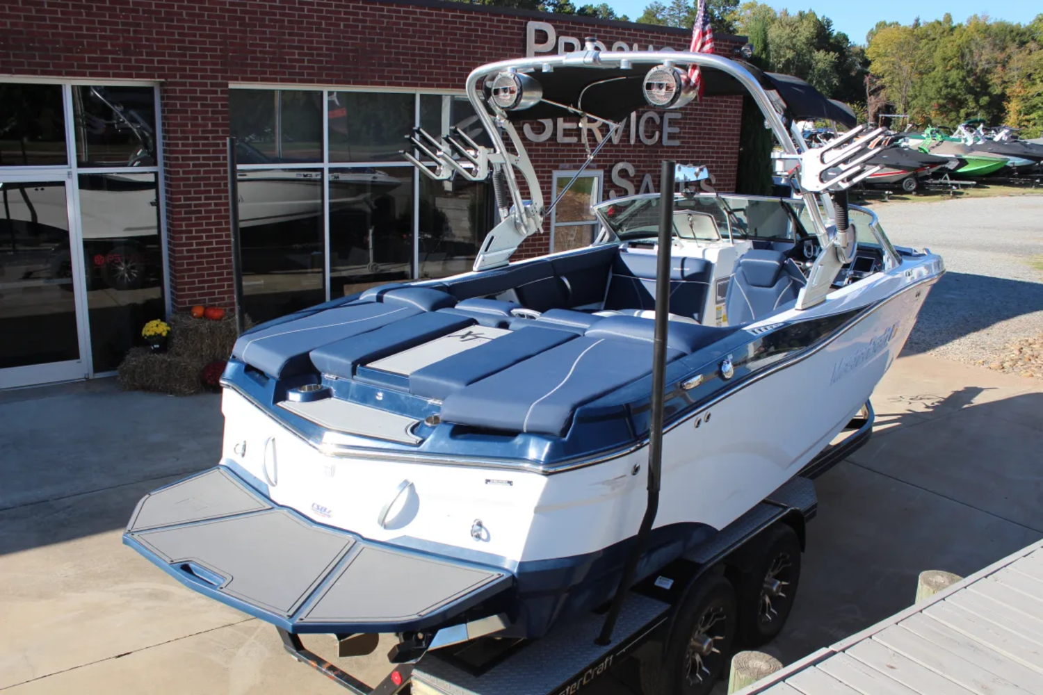 2019 MasterCraft XT22 - Excellent Condition and low hours!