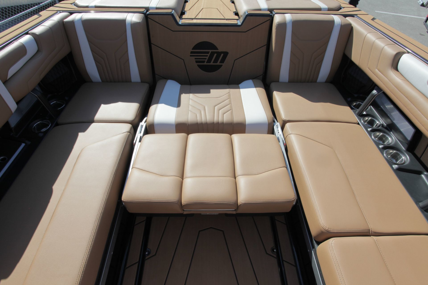 2026 Malibu Wakesetter 25 LSV