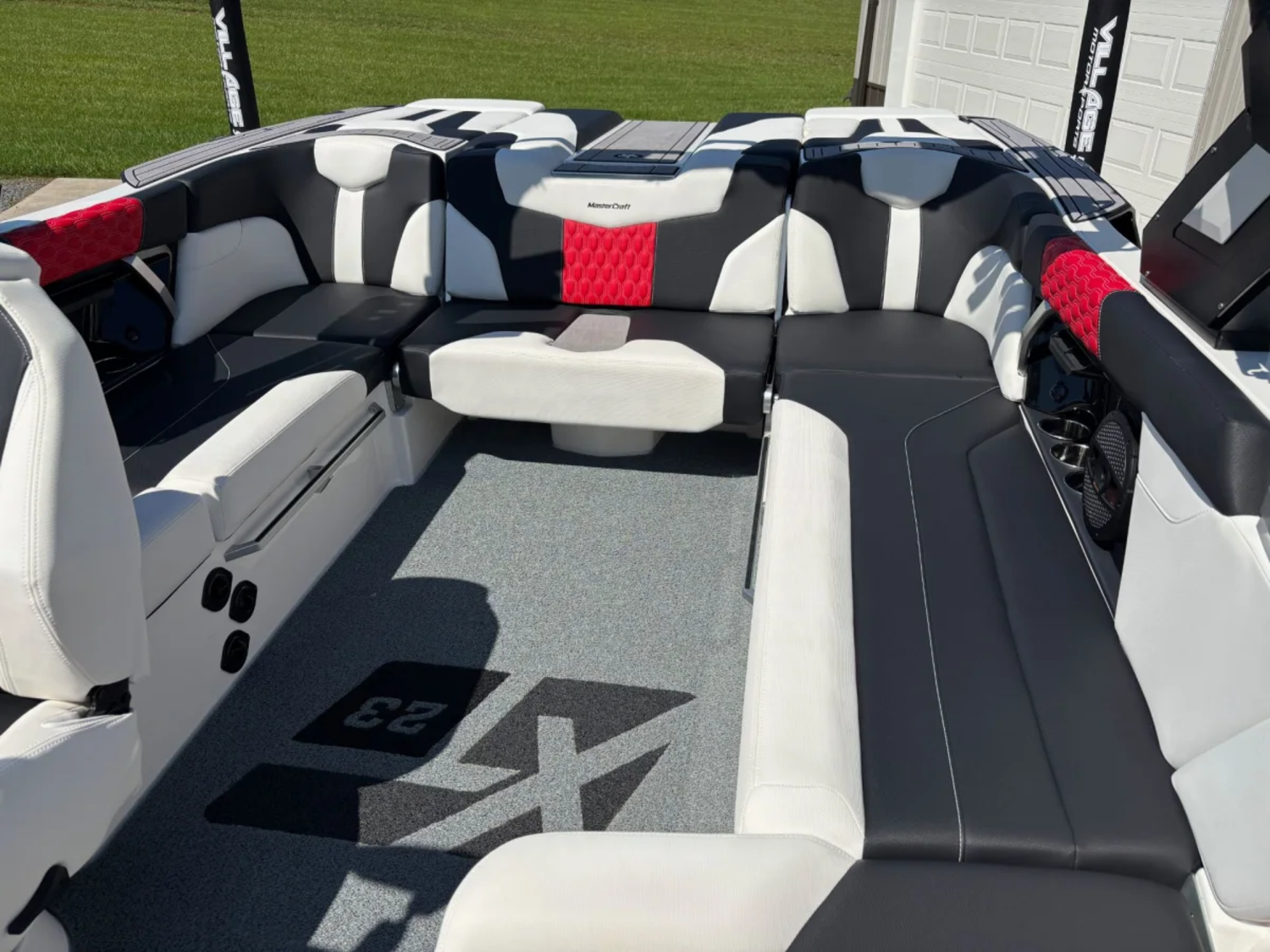 2023 Mastercraft XT23