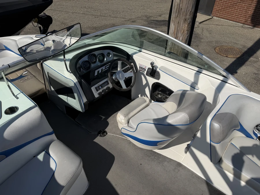 2013-mb-sports-b52-21-112419-image7