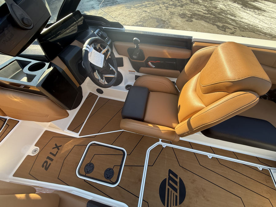 2026 Malibu Boats 21 LX for sale in Fontana, Wisconsin