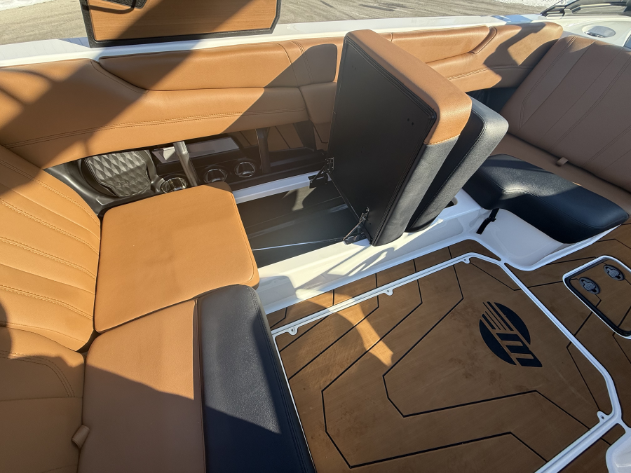2026 Malibu Boats 21 LX for sale in Fontana, Wisconsin