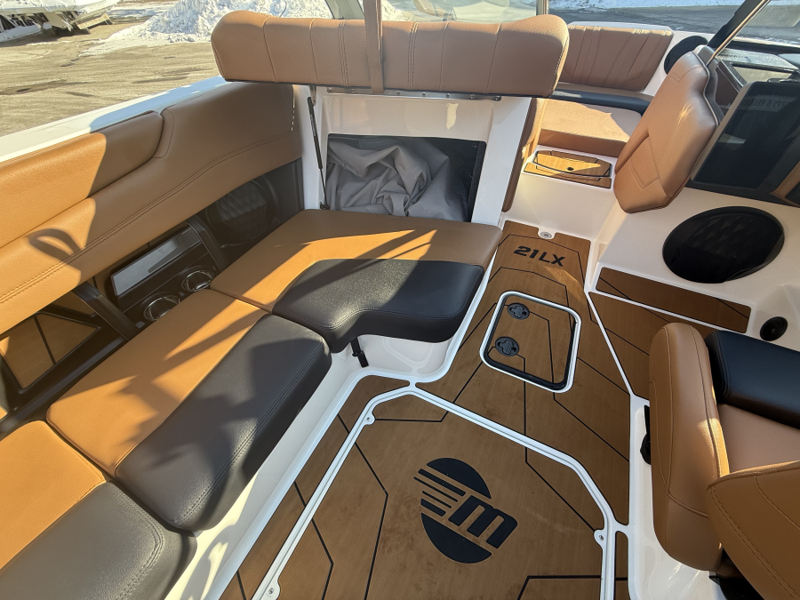 2026 Malibu Boats 21 LX for sale in Fontana, Wisconsin