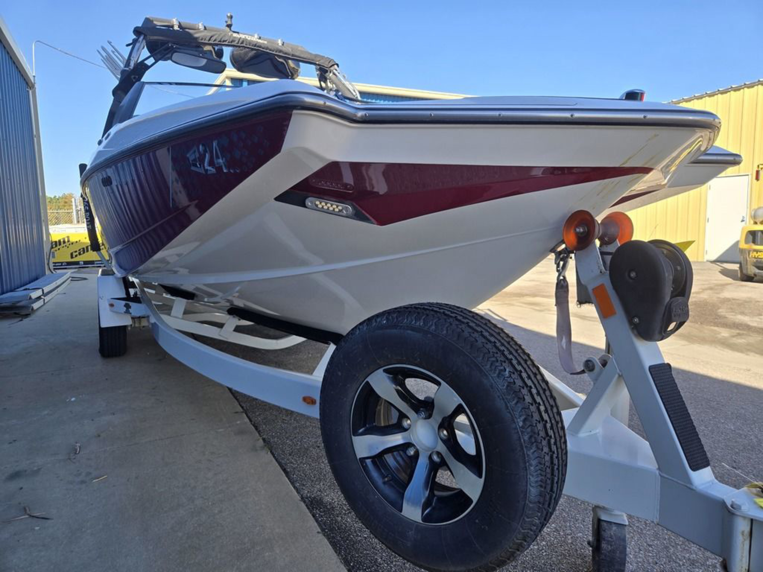 2014 Axis Wake Research A24