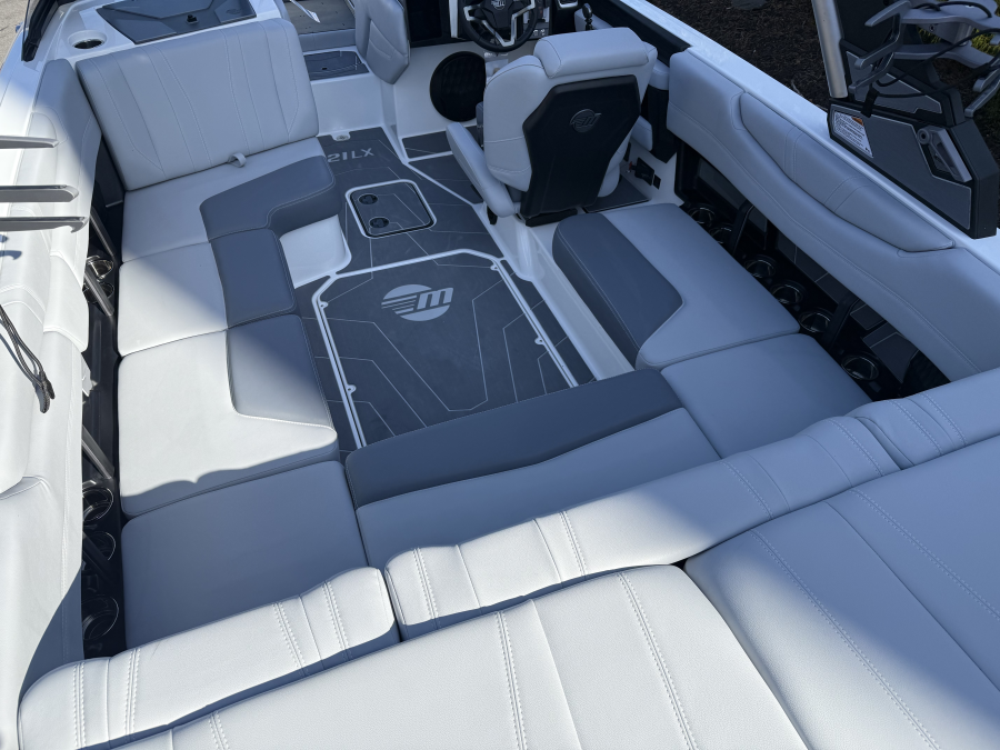 2026 Malibu Boats 21 LX for sale in Fontana, Wisconsin