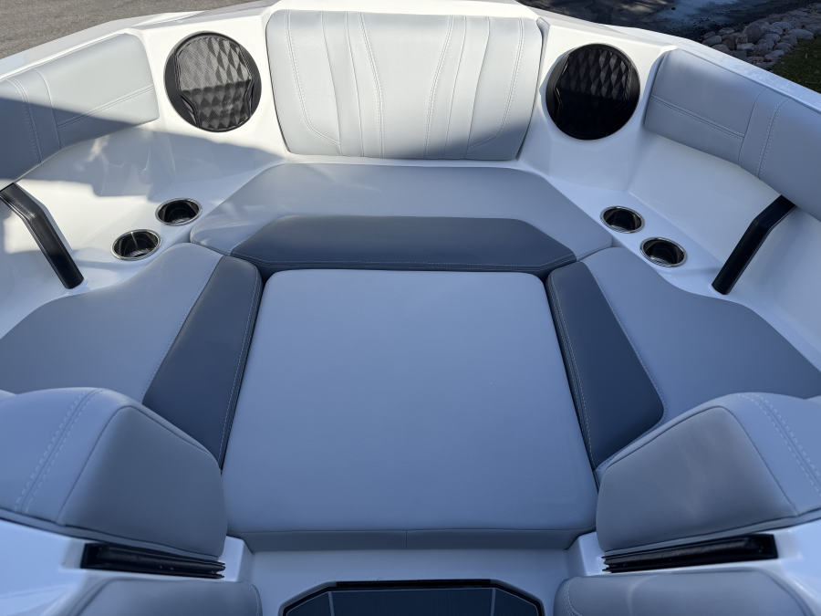 2026 Malibu Boats 21 LX for sale in Fontana, Wisconsin