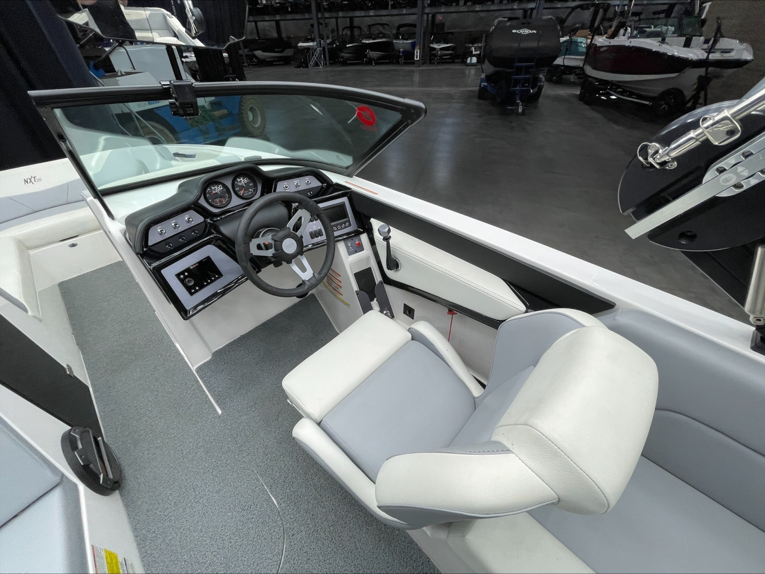 2022 MasterCraft NXT24