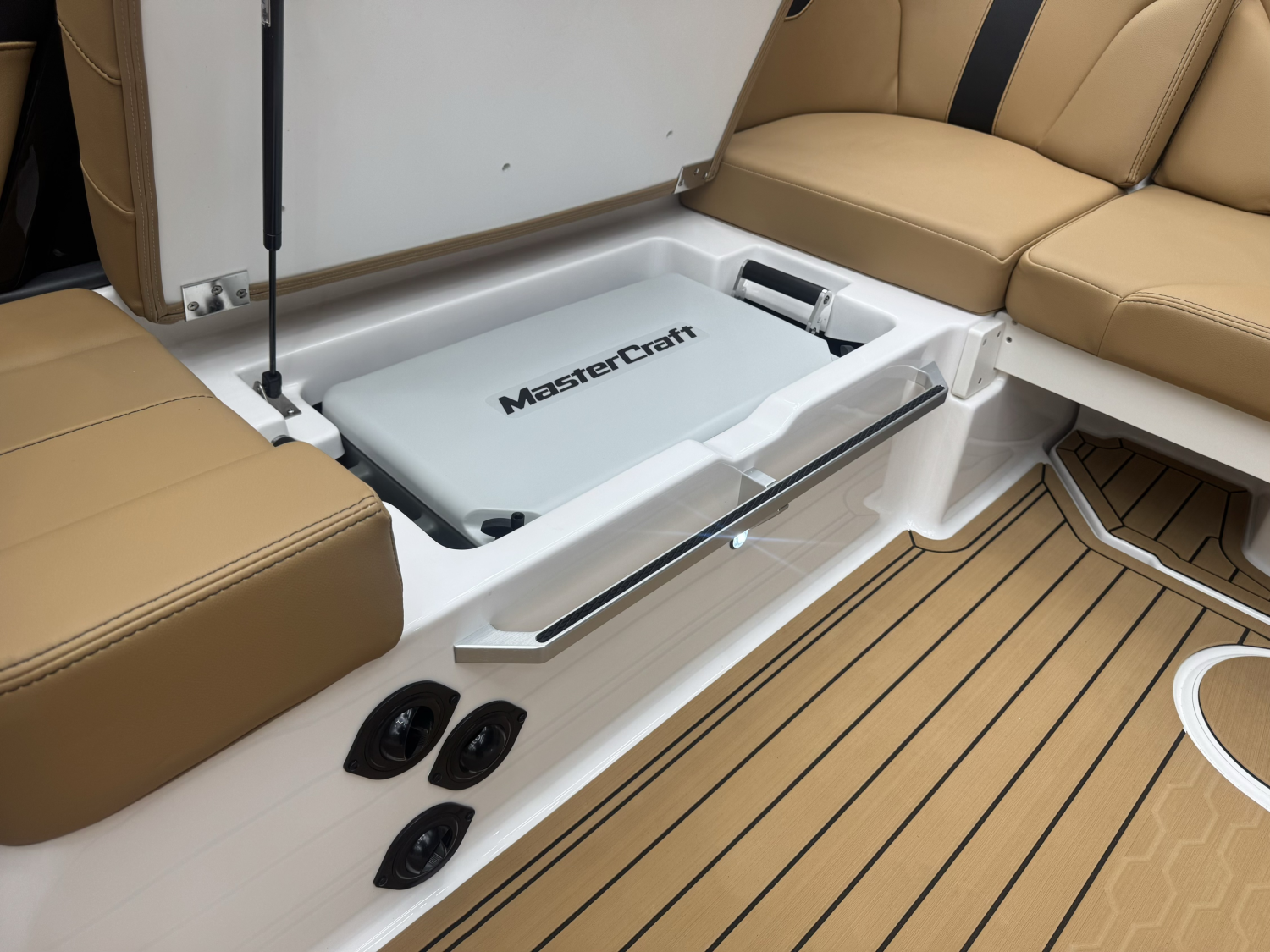 2026 MasterCraft XT22