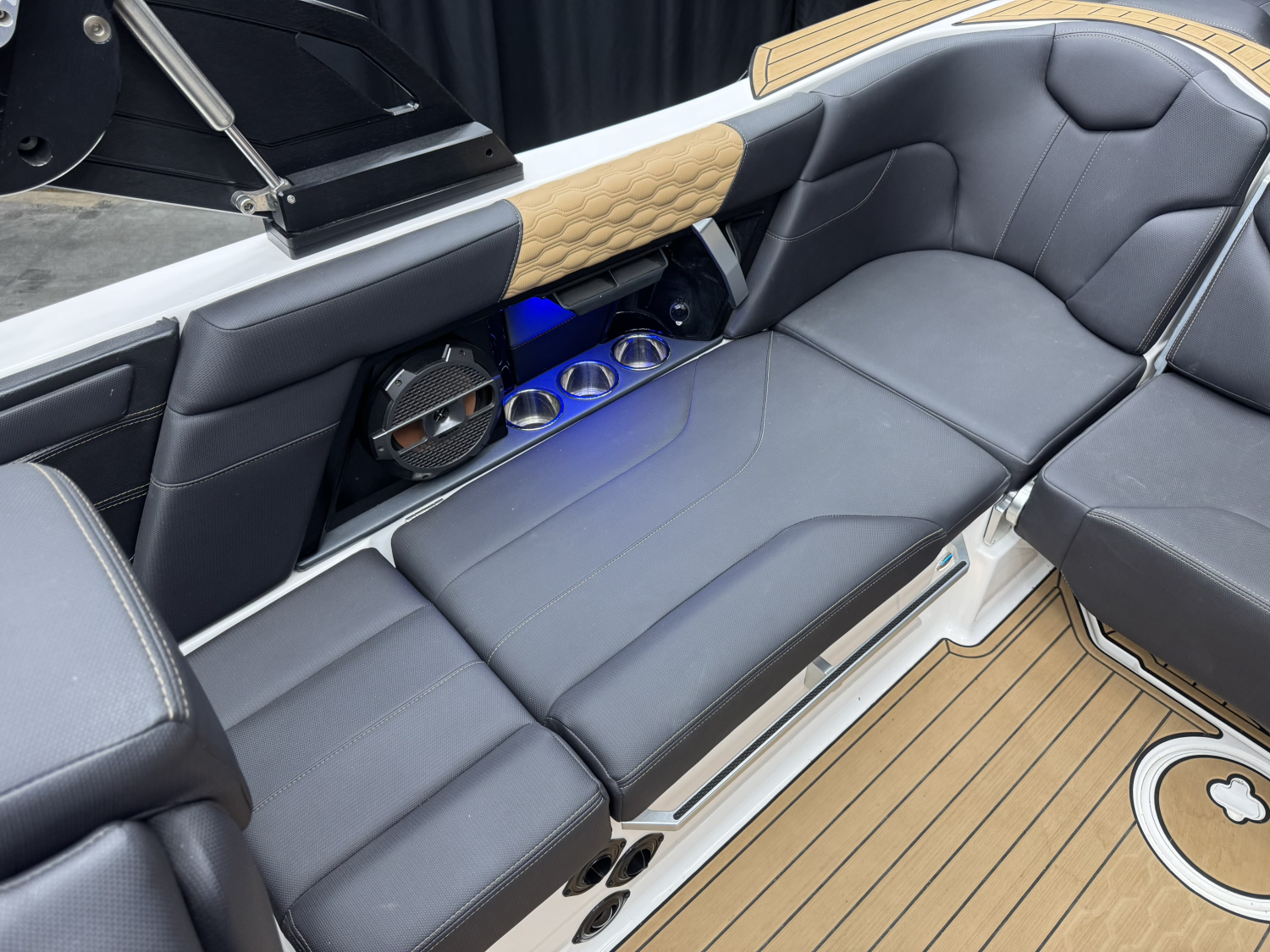 2022 MasterCraft XT23