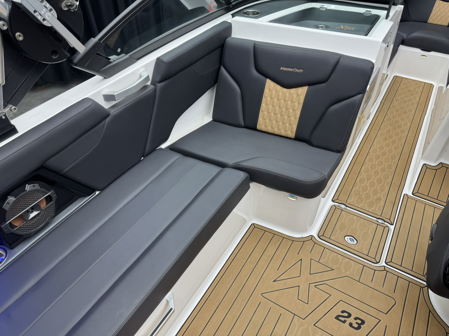 2022 MasterCraft XT23