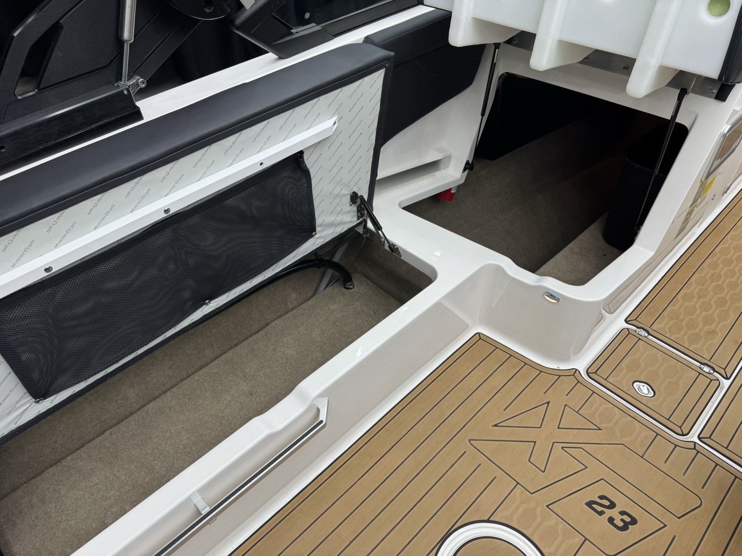 2022 MasterCraft XT23