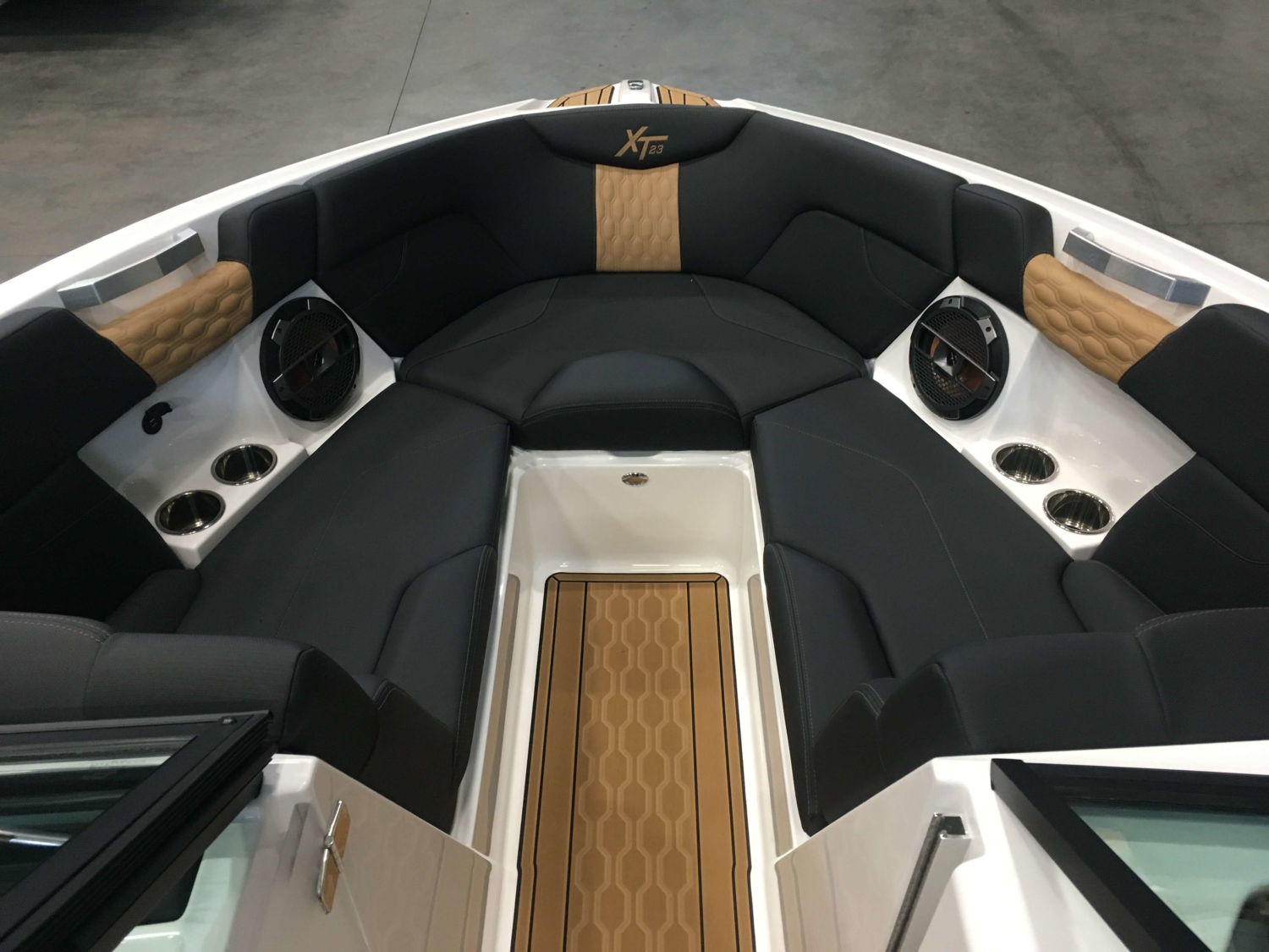 2022 MasterCraft XT23