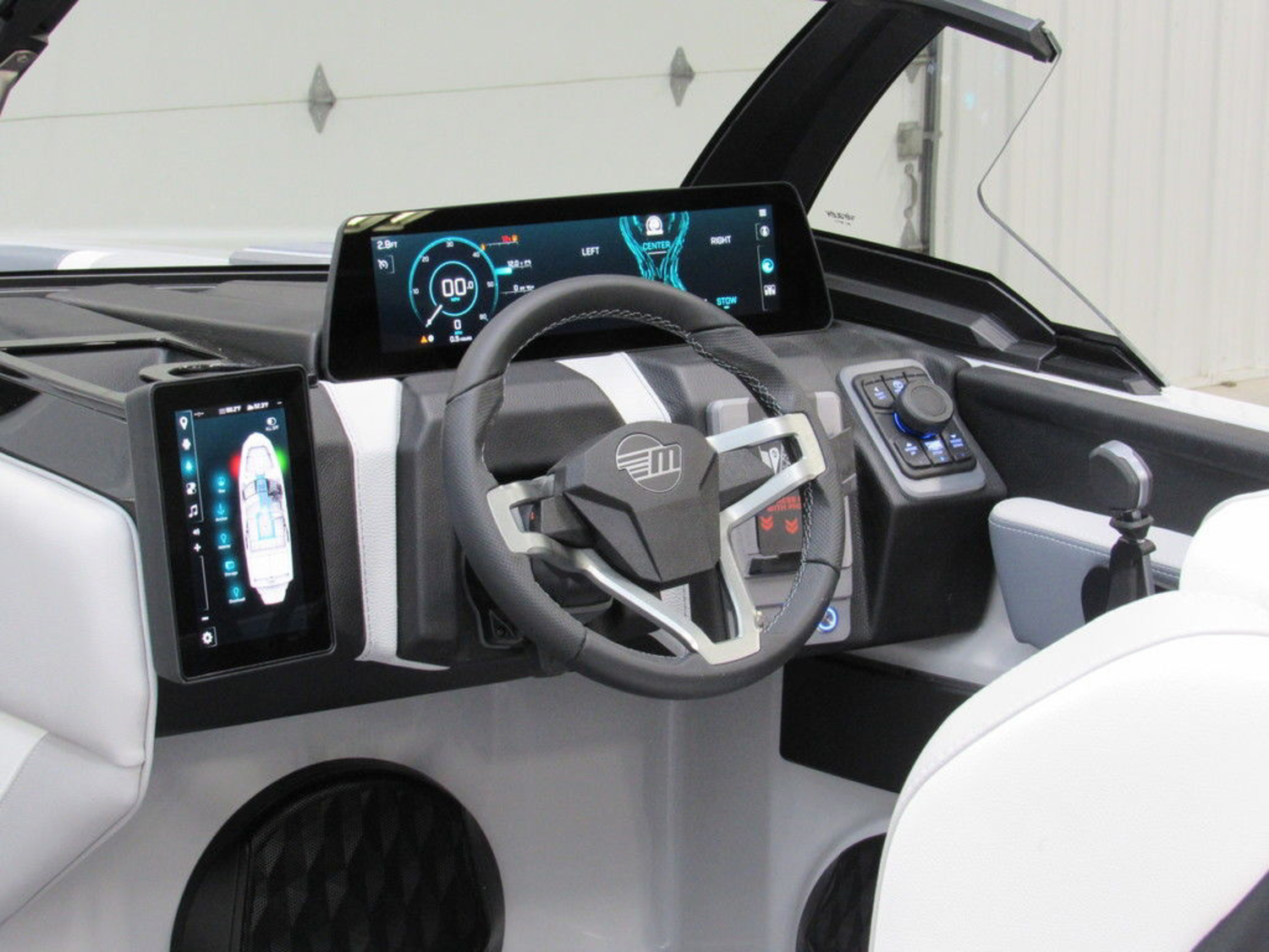 2026 Malibu Boats 21 LX