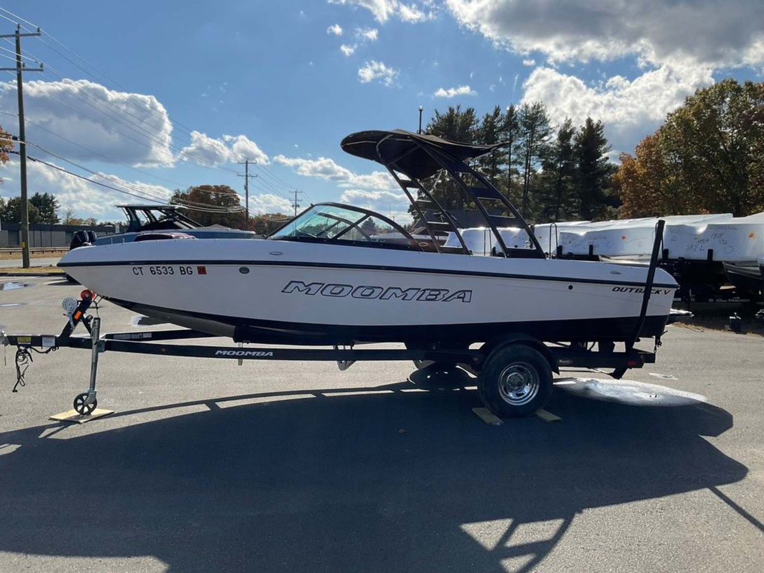 2015 MOOMBA Outback V