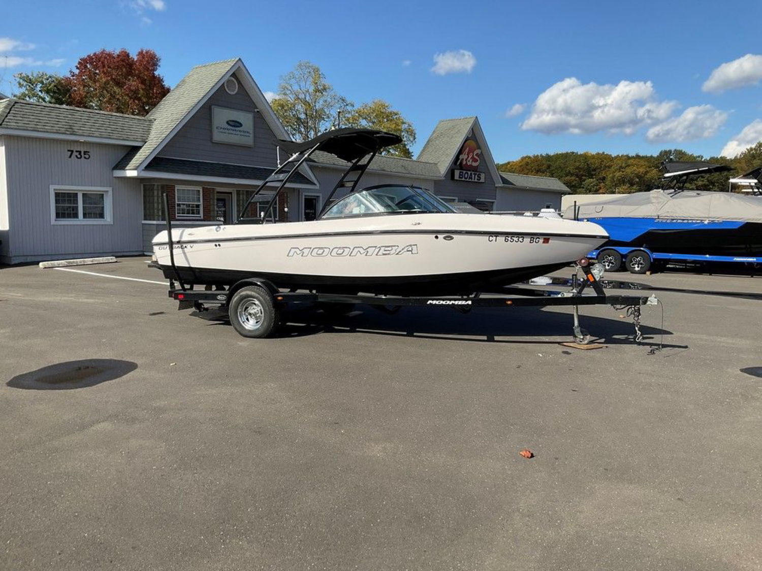 2015 MOOMBA Outback V