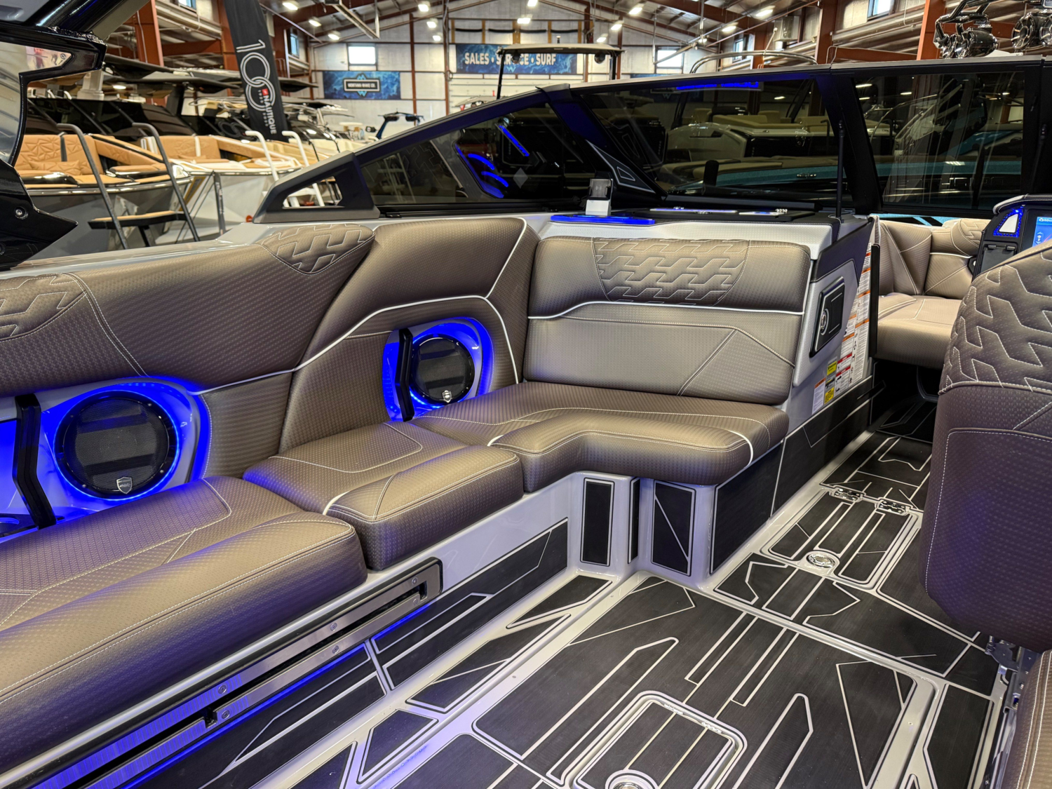 2026 Centurion Ri230