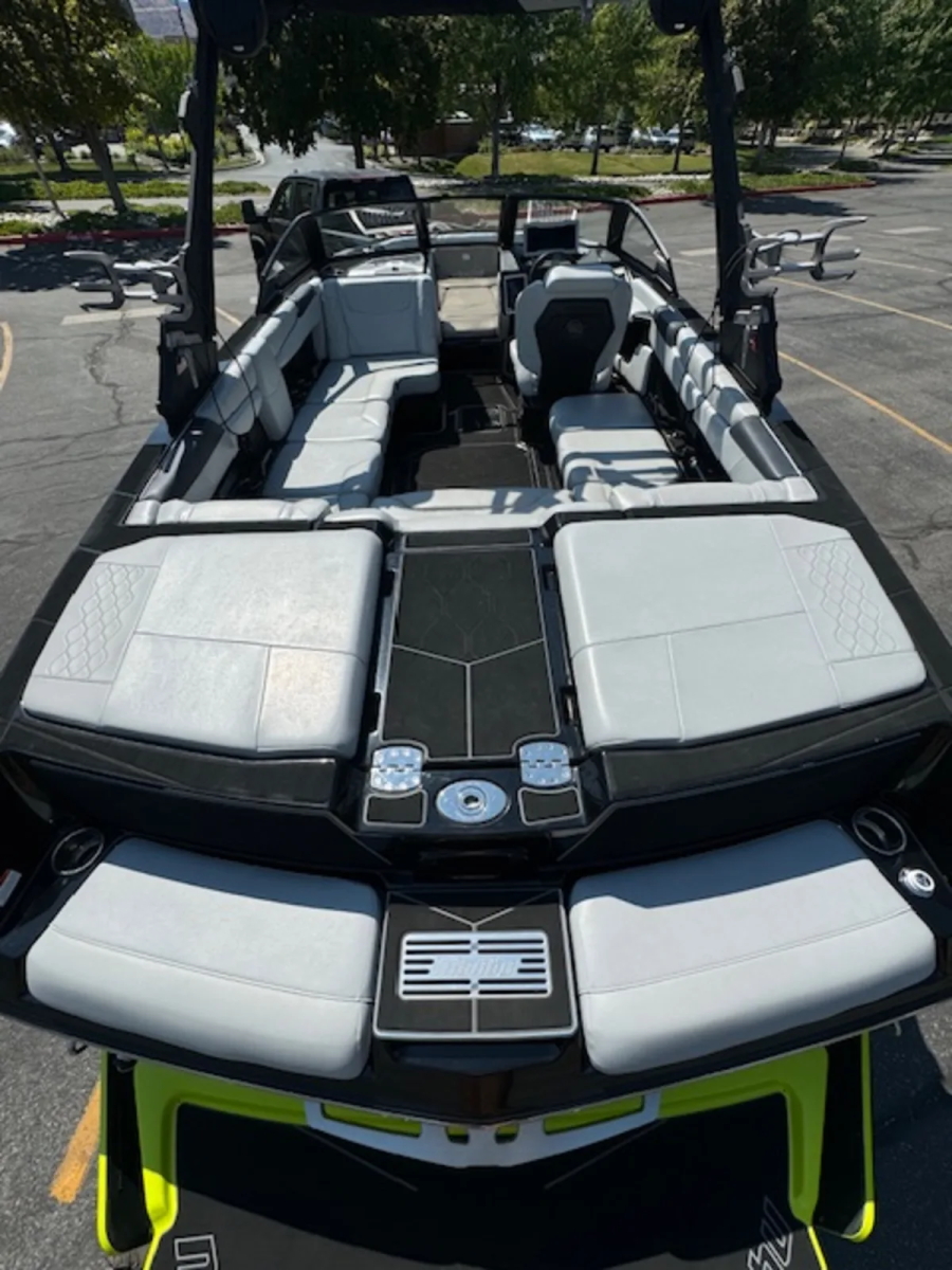 2023 Malibu Boats M220 for sale in ISSAQUAH, Washington
