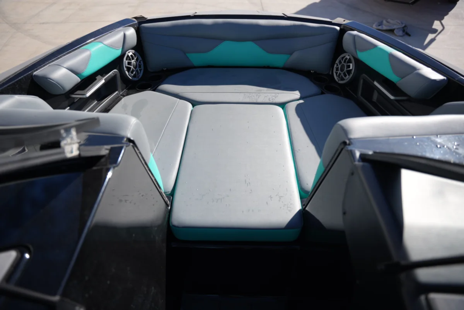 2023 Axis A20 - Fresh Trade Alert!  Low Hours!