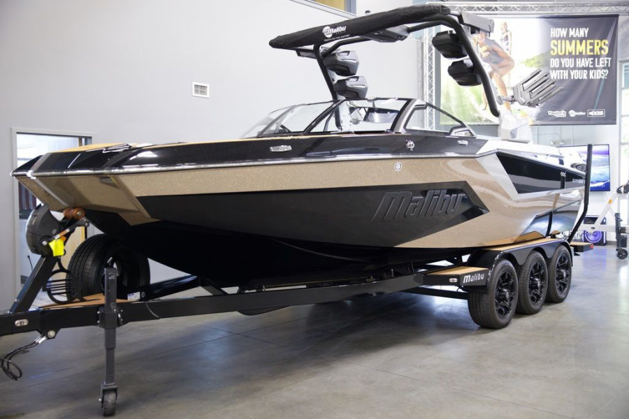 2026-malibu-wakesetter-24-mxz-112912-image2