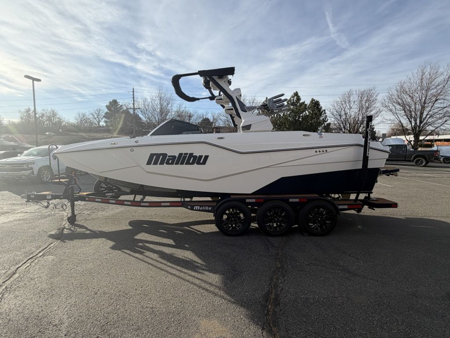 2026 Malibu Boats M242