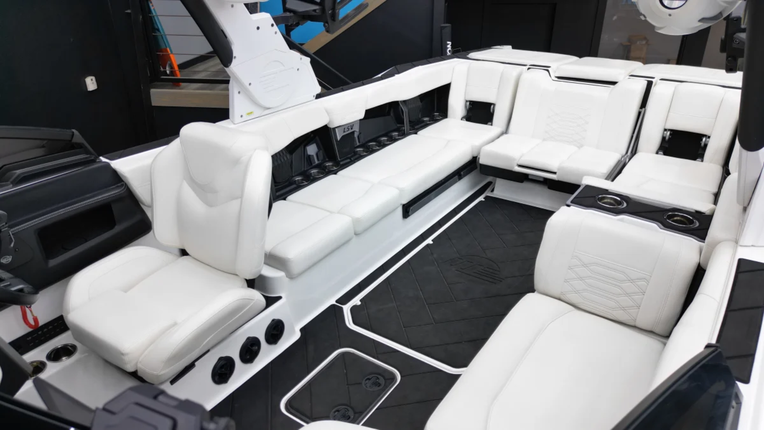 2023 Malibu Wakesetter 26 LSV