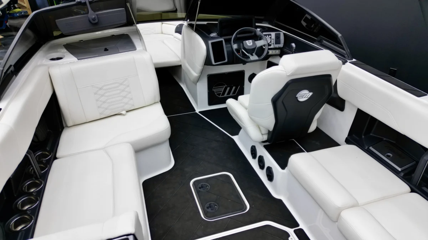 2023 Malibu Wakesetter 26 LSV