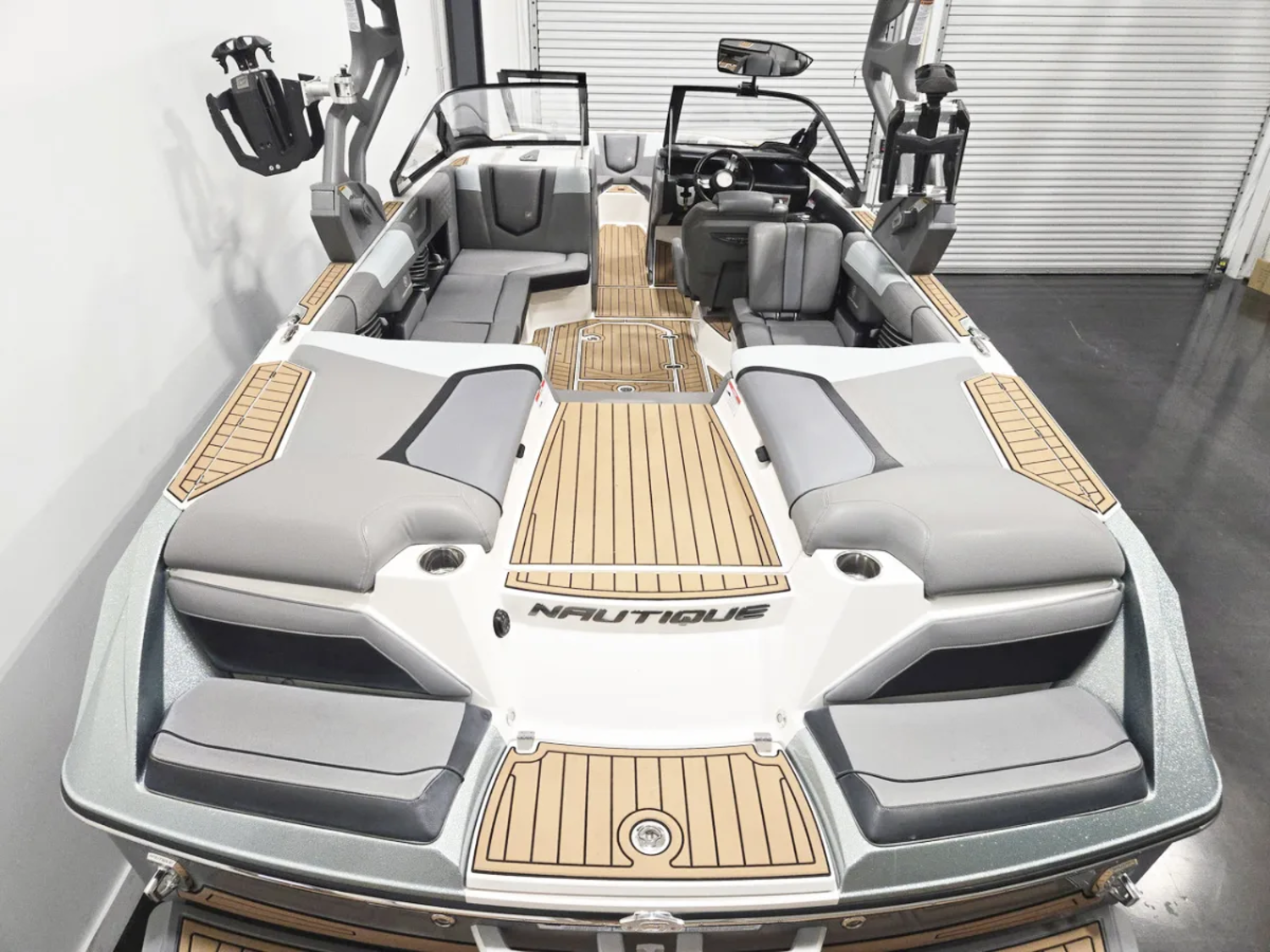 2020 Nautique G23