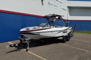 2018 Malibu Boats Wakesetter VLX for sale in Excelsior, Minnesota