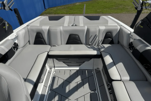 2018 Malibu Boats Wakesetter VLX for sale in Excelsior, Minnesota