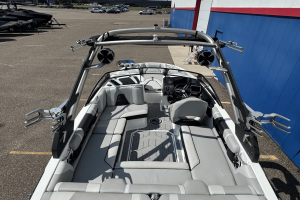 2018 Malibu Boats Wakesetter VLX for sale in Excelsior, Minnesota