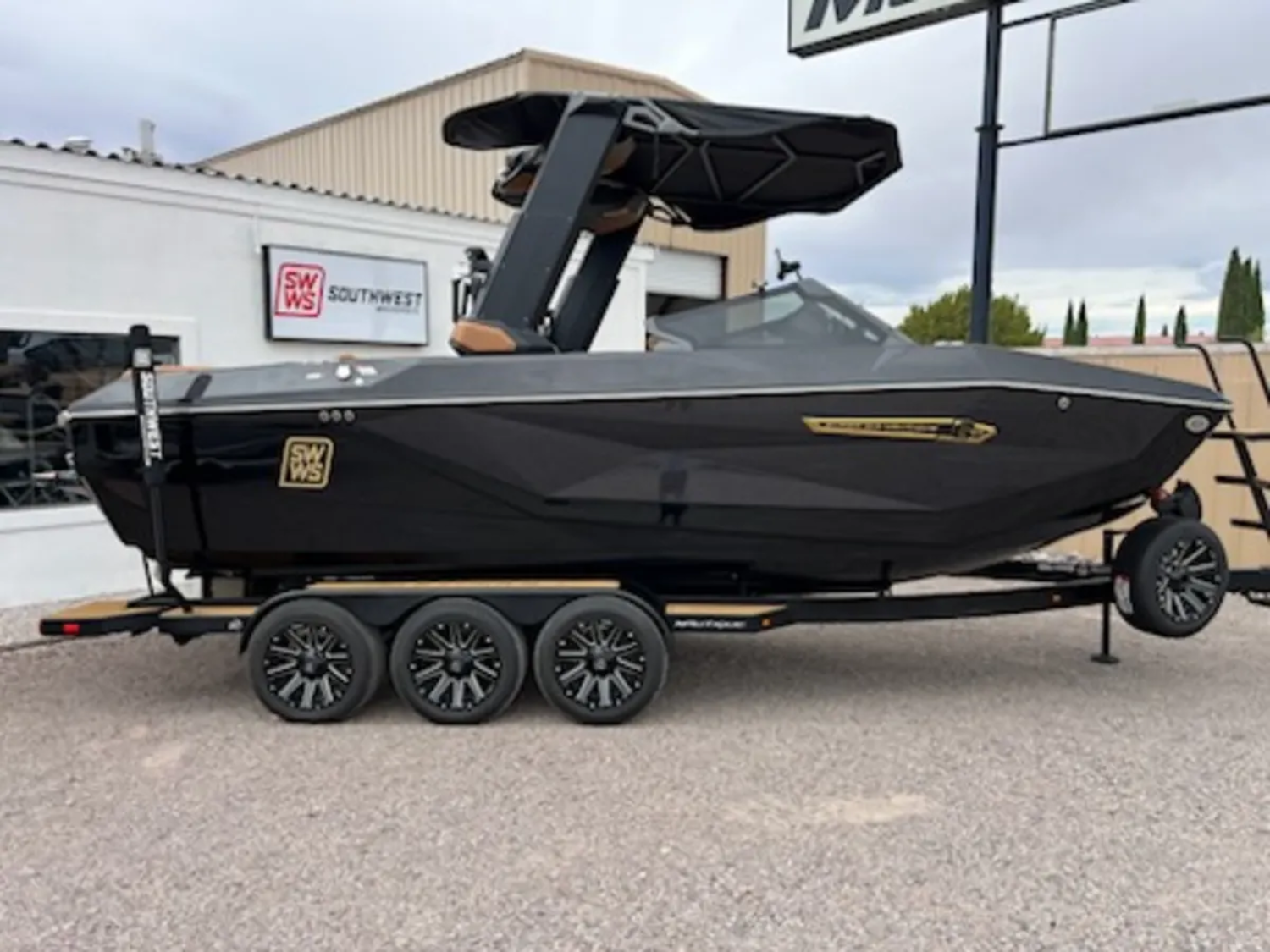 2025 Nautique G23