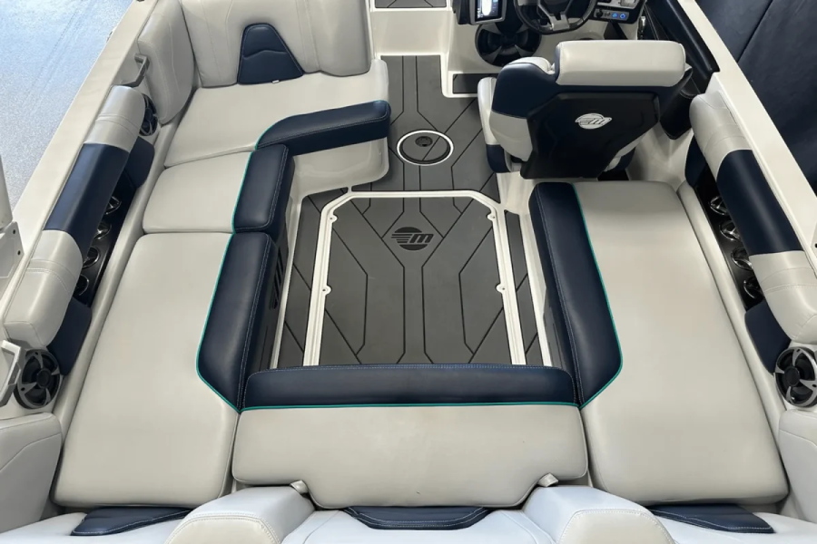 2021 Malibu Boats Wakesetter VLX for sale in Excelsior, Minnesota
