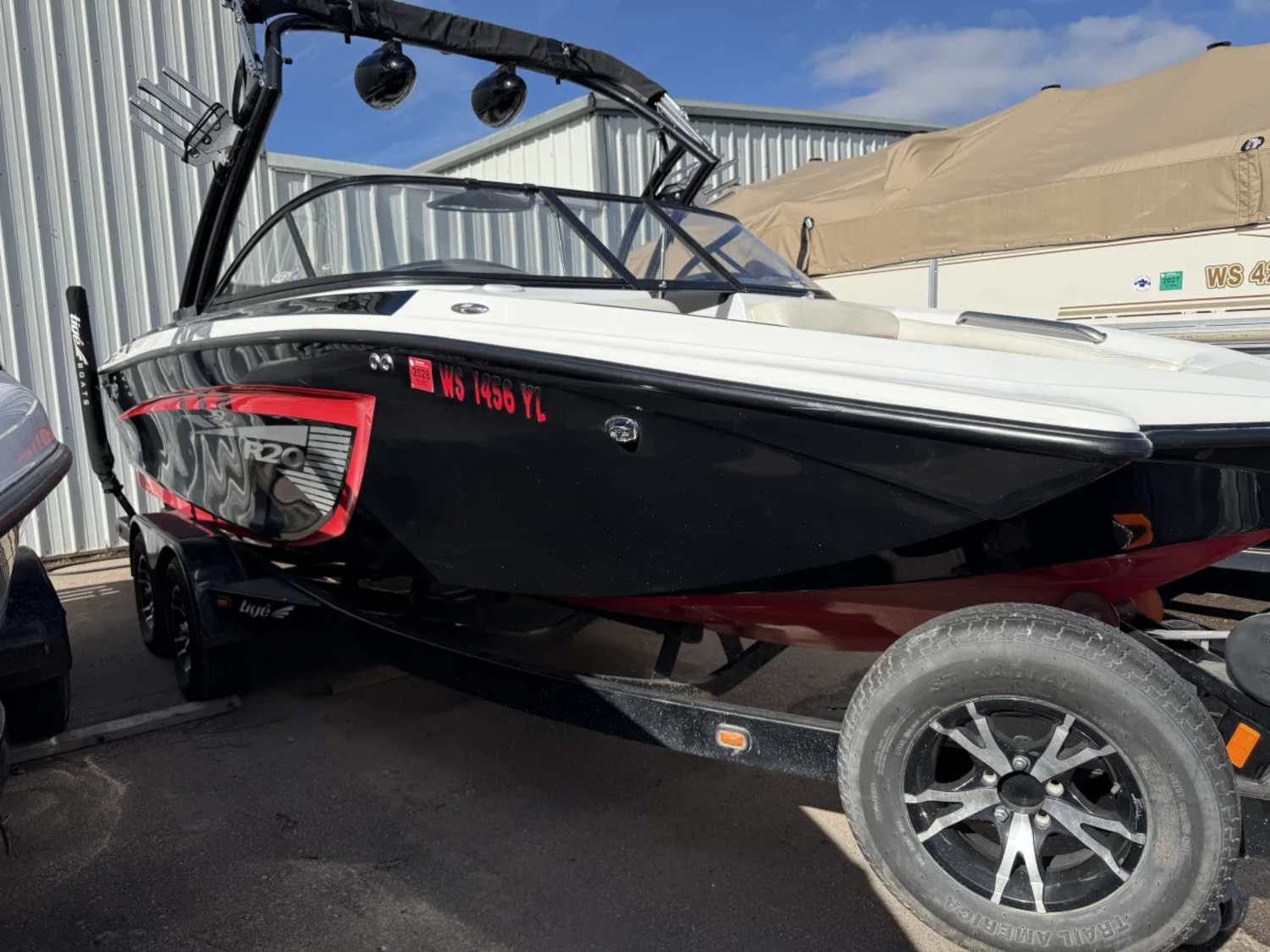 2013 TIGE R20 Wake boat