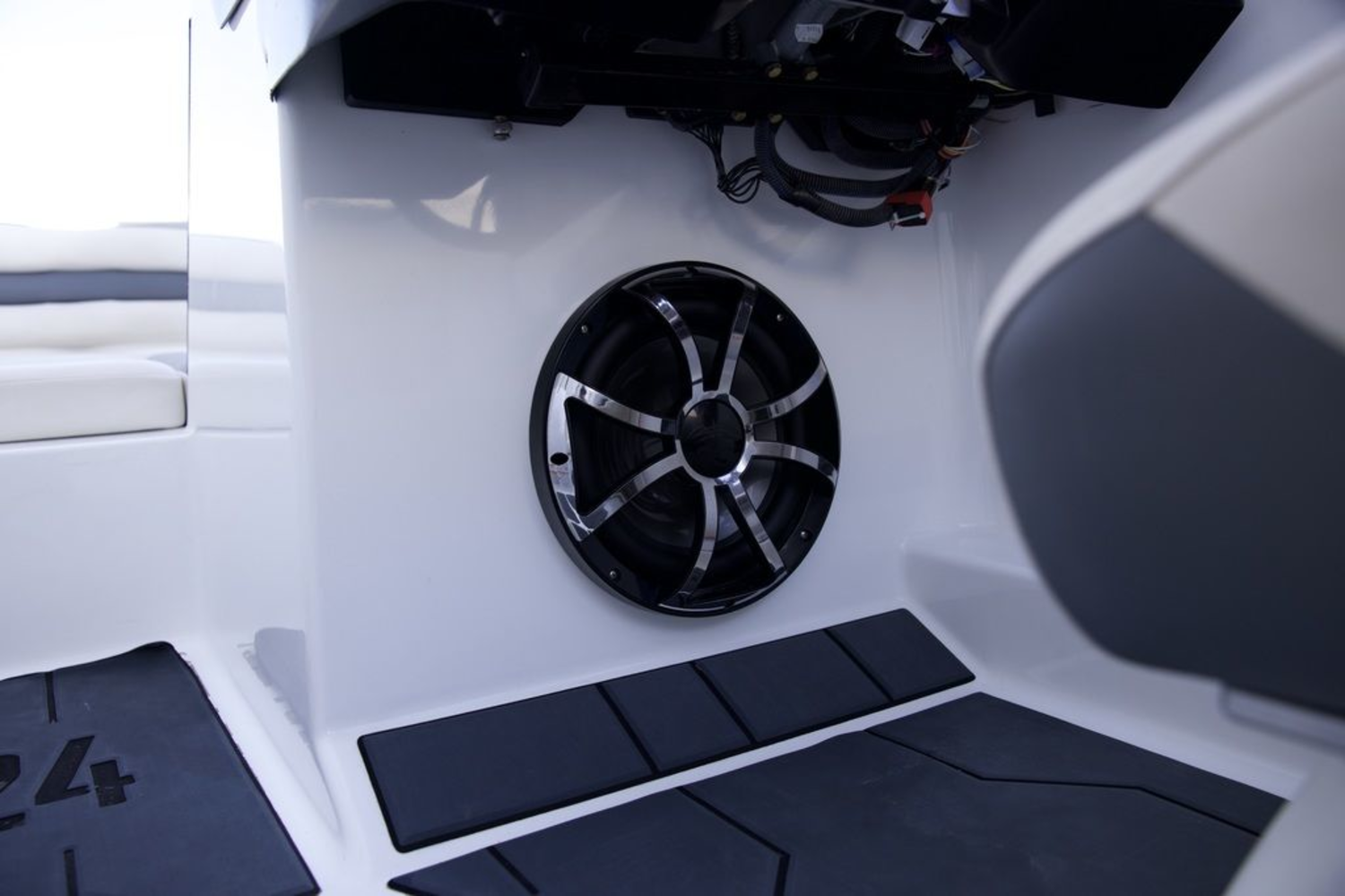 2020 Axis Wake Research A24