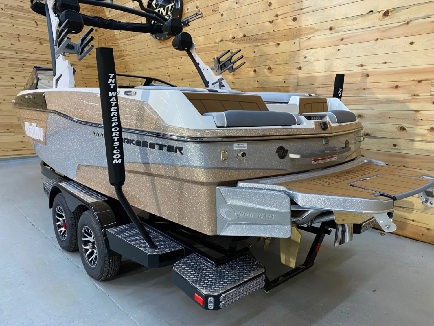 2023 Malibu 23 LSV Wakesetter