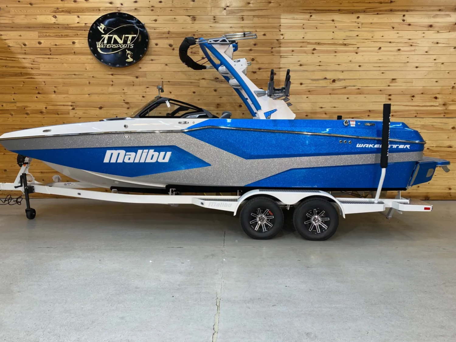 2024 Malibu 23 MXZ Wakesetter