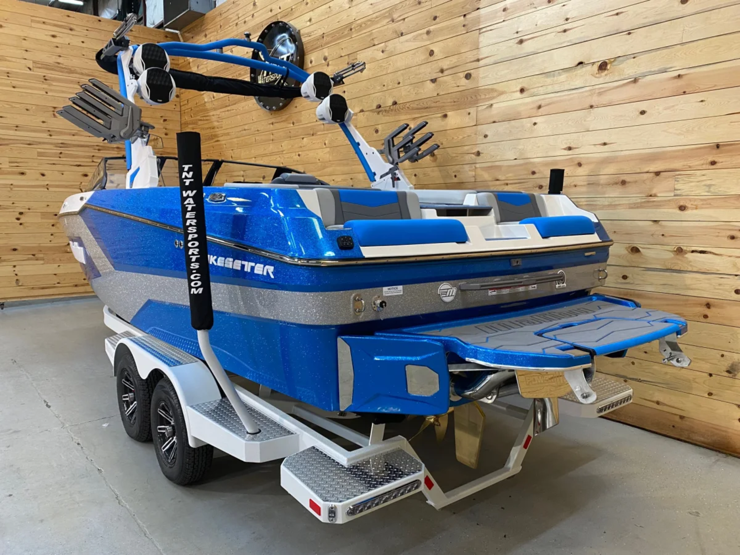 2024 Malibu 23 MXZ Wakesetter