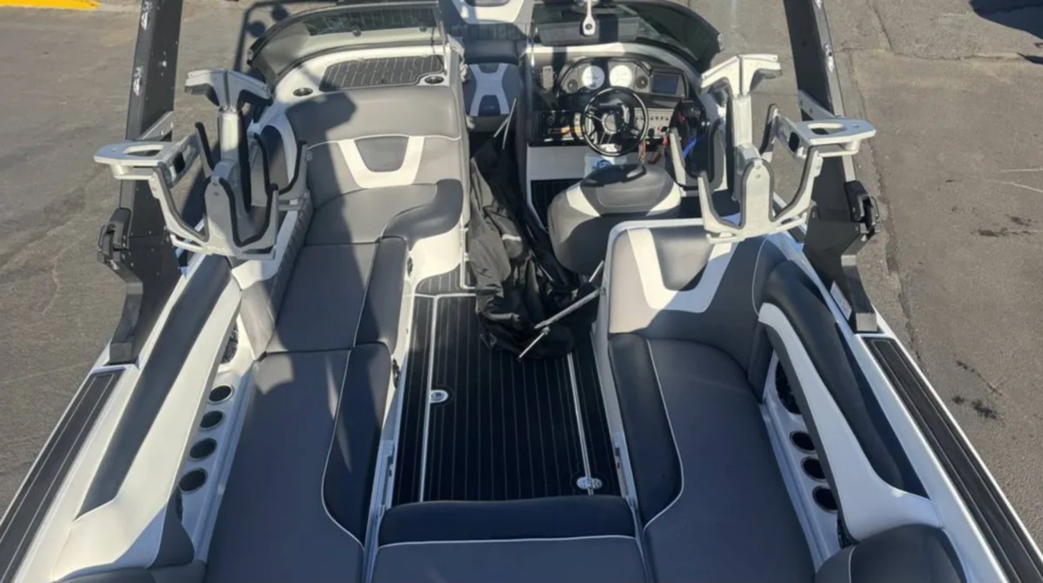 2020 MB Sports F24 Tomcat Alpha