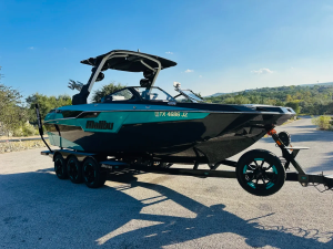 2021 Malibu Boats M240 for sale in Volente, Texas