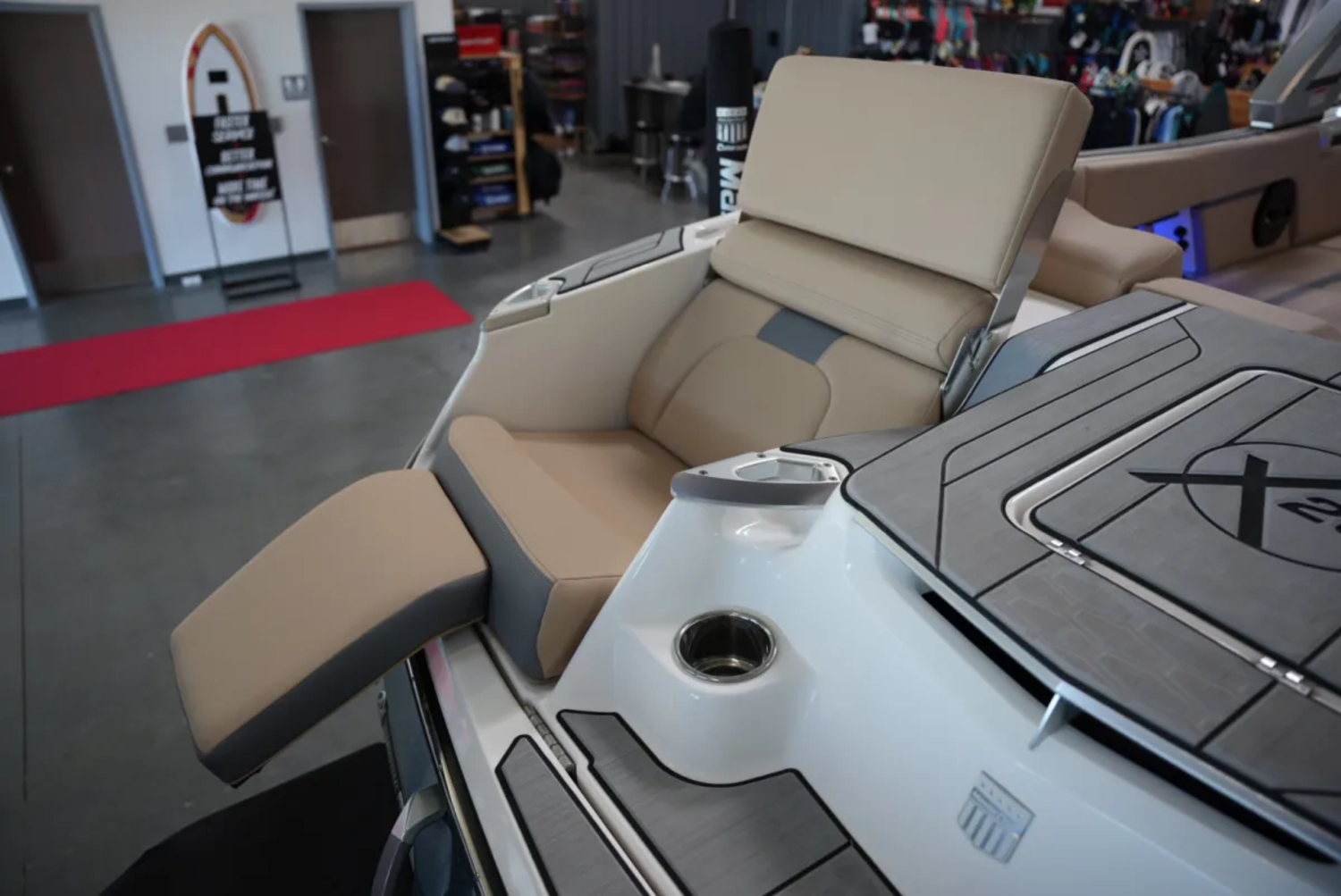 2025 MasterCraft X26 - Executive Demo Boat!  Deck your Dock Rebate Available!