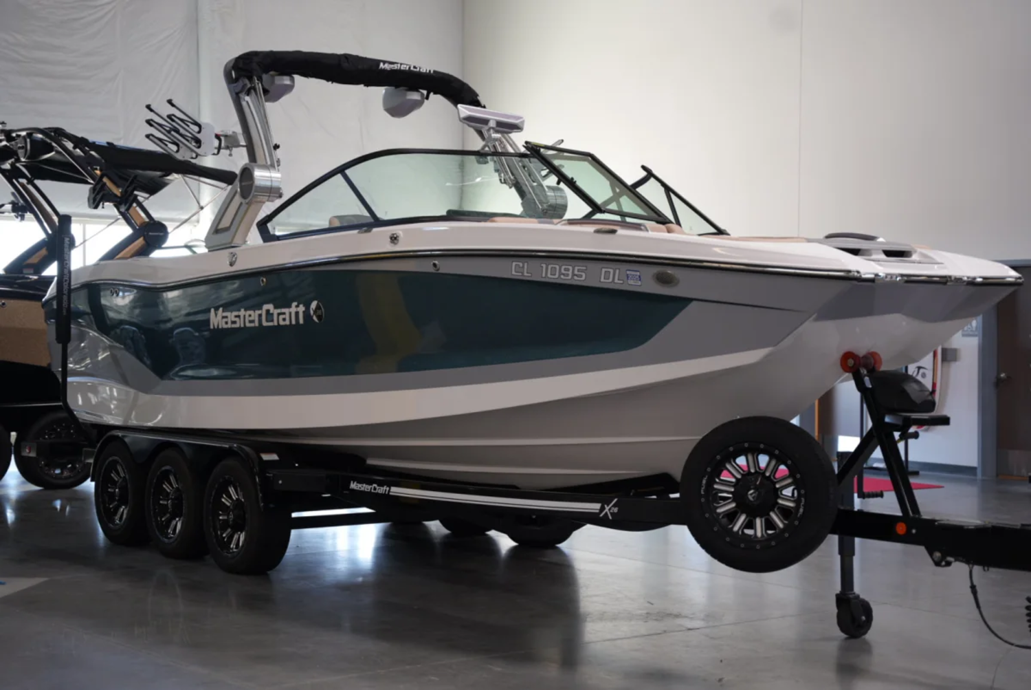 2025 MasterCraft X26 - Executive Demo Boat!  Deck your Dock Rebate Available!