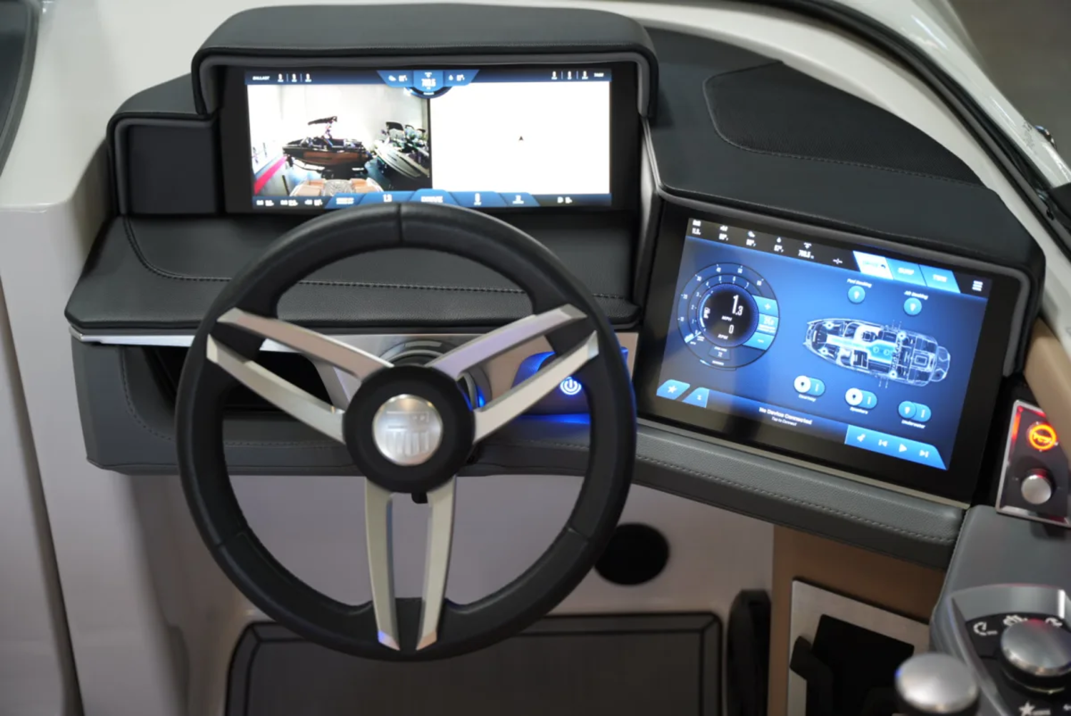 2025 MasterCraft X26 - Executive Demo Boat!  Deck your Dock Rebate Available!