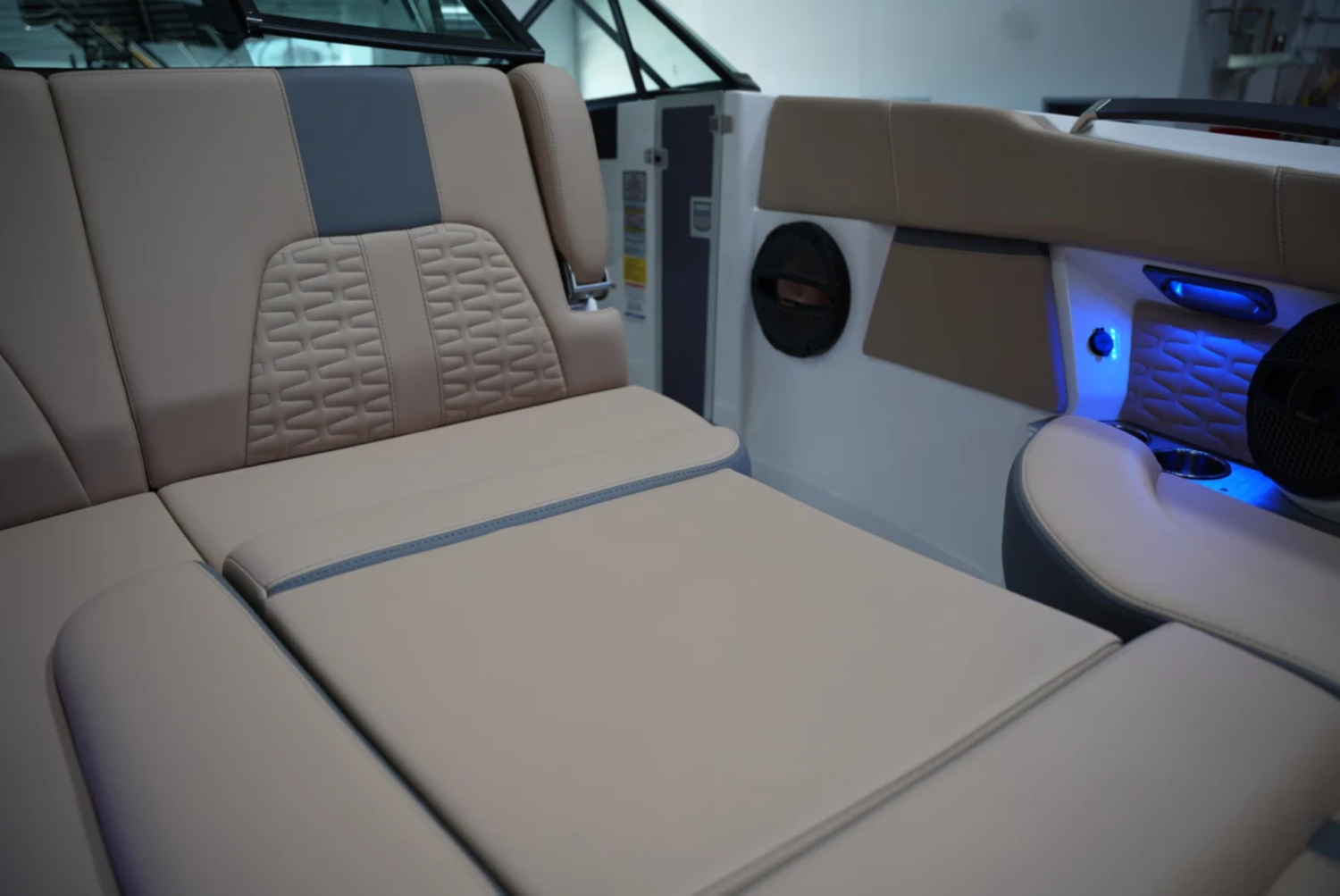 2025 MasterCraft X26 - Executive Demo Boat!  Deck your Dock Rebate Available!