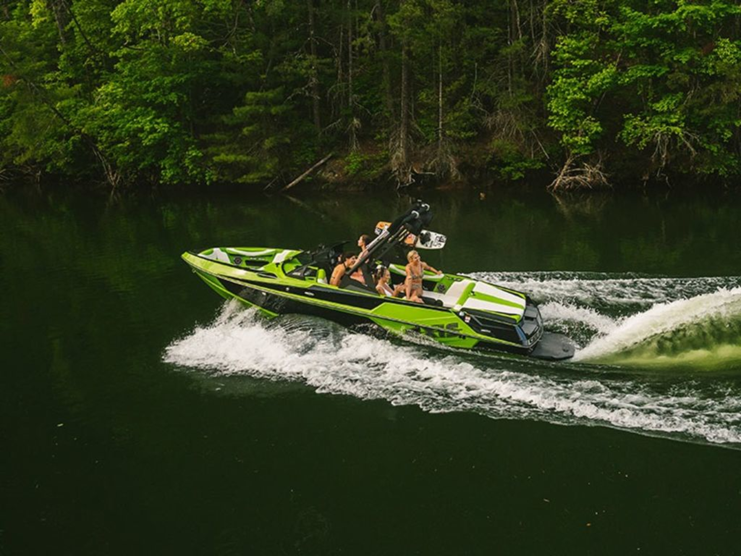 2020 Axis Wake Research T22