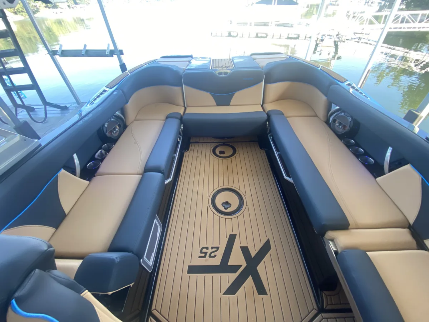 2021 MasterCraft XT25