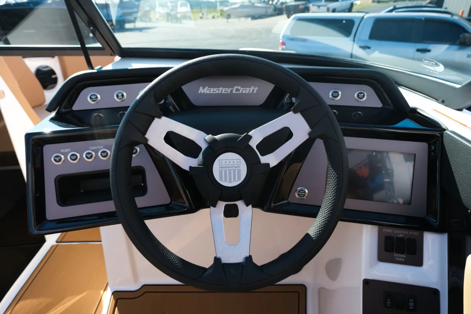2026 MASTERCRAFT NXT23 WHITE & COOLFEEL BEACH TAN 