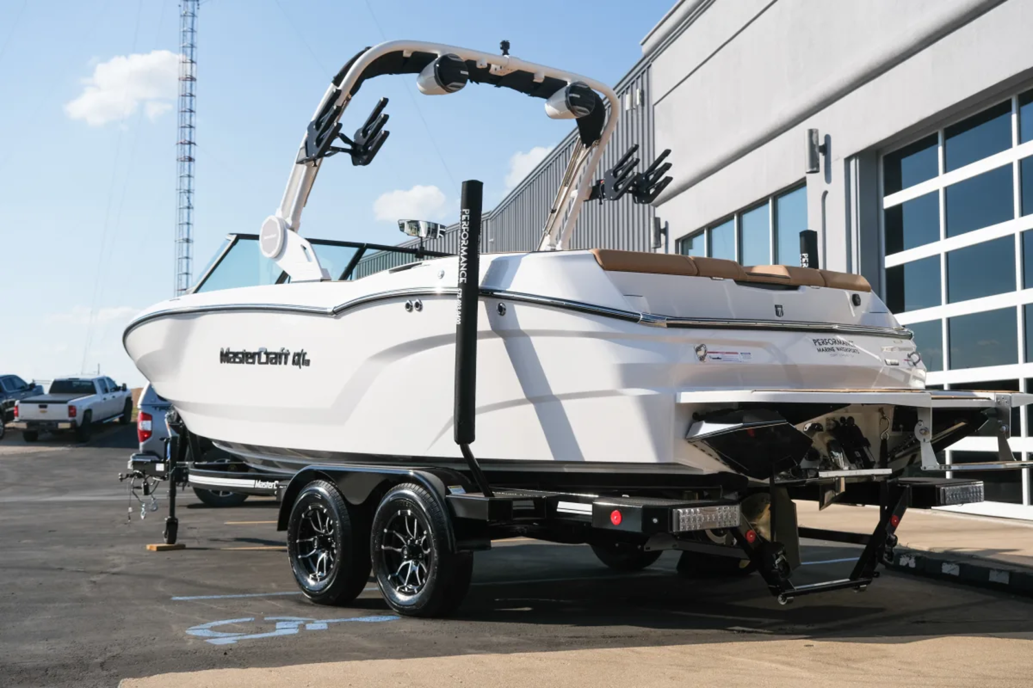 2026 MASTERCRAFT NXT23 WHITE & COOLFEEL BEACH TAN 