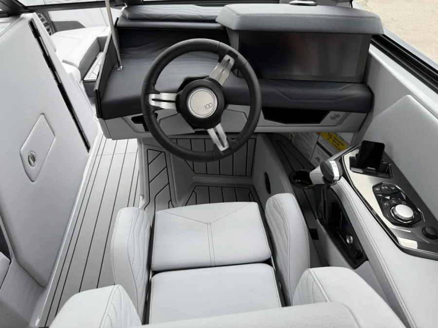 2025-nautique-g23-113228-image4.webp