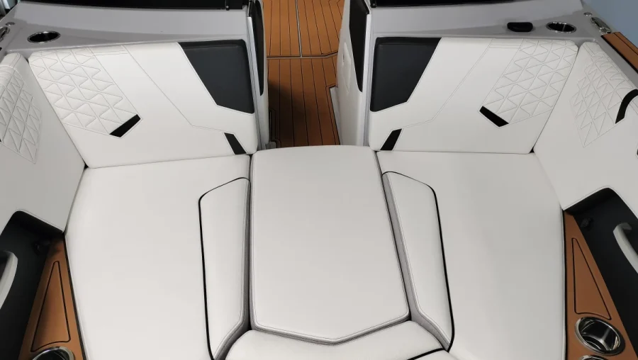 2026-nautique-gs24-113234-image6.webp
